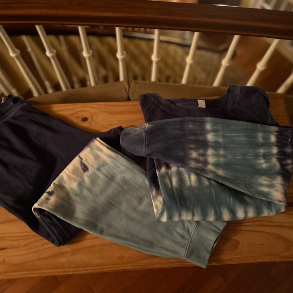 OLD NAVY relaxed joggers set size large and X-Large cloudy